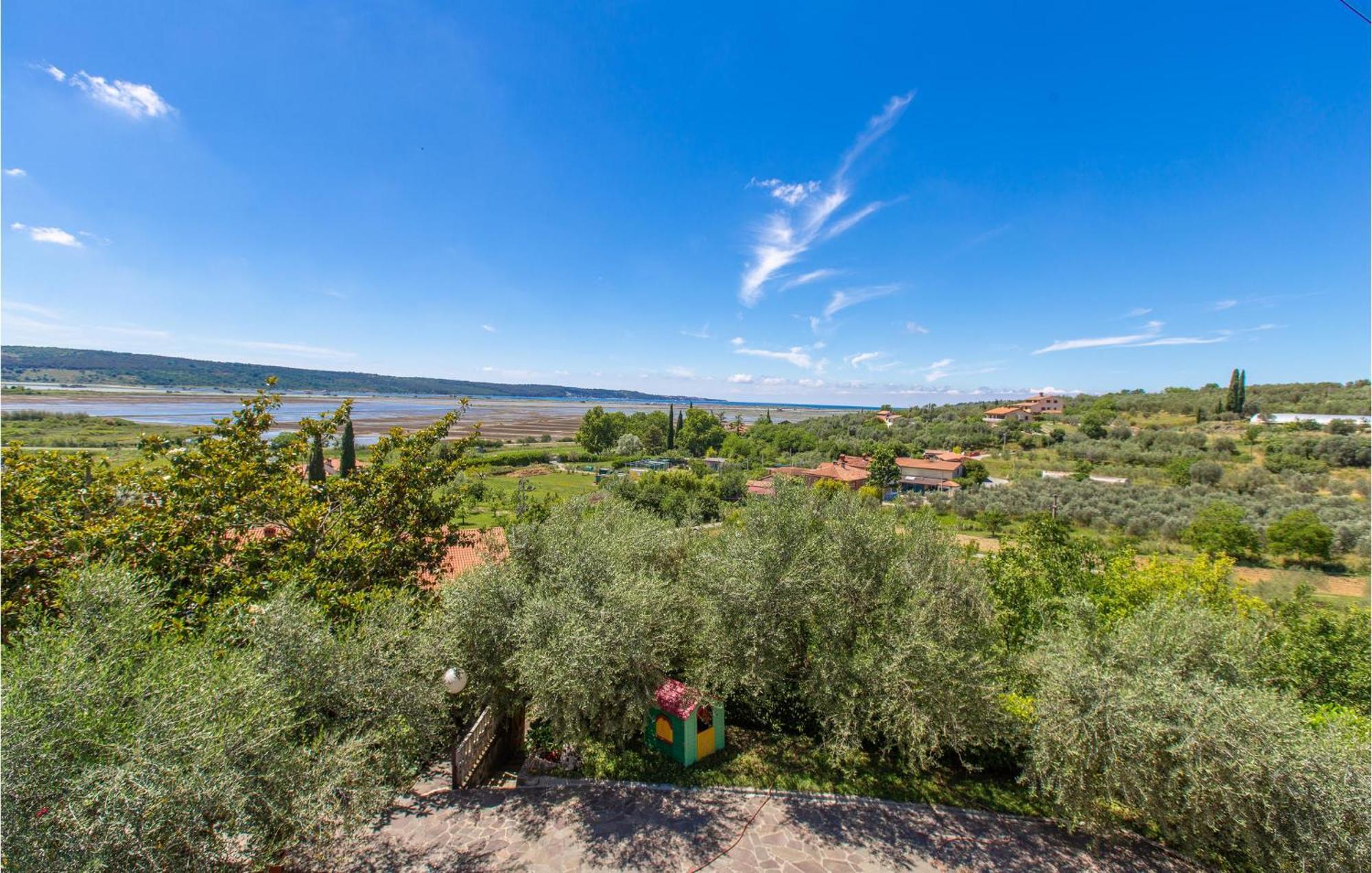 Amazing Apartment In Secovlje With Kitchen エクステリア 写真