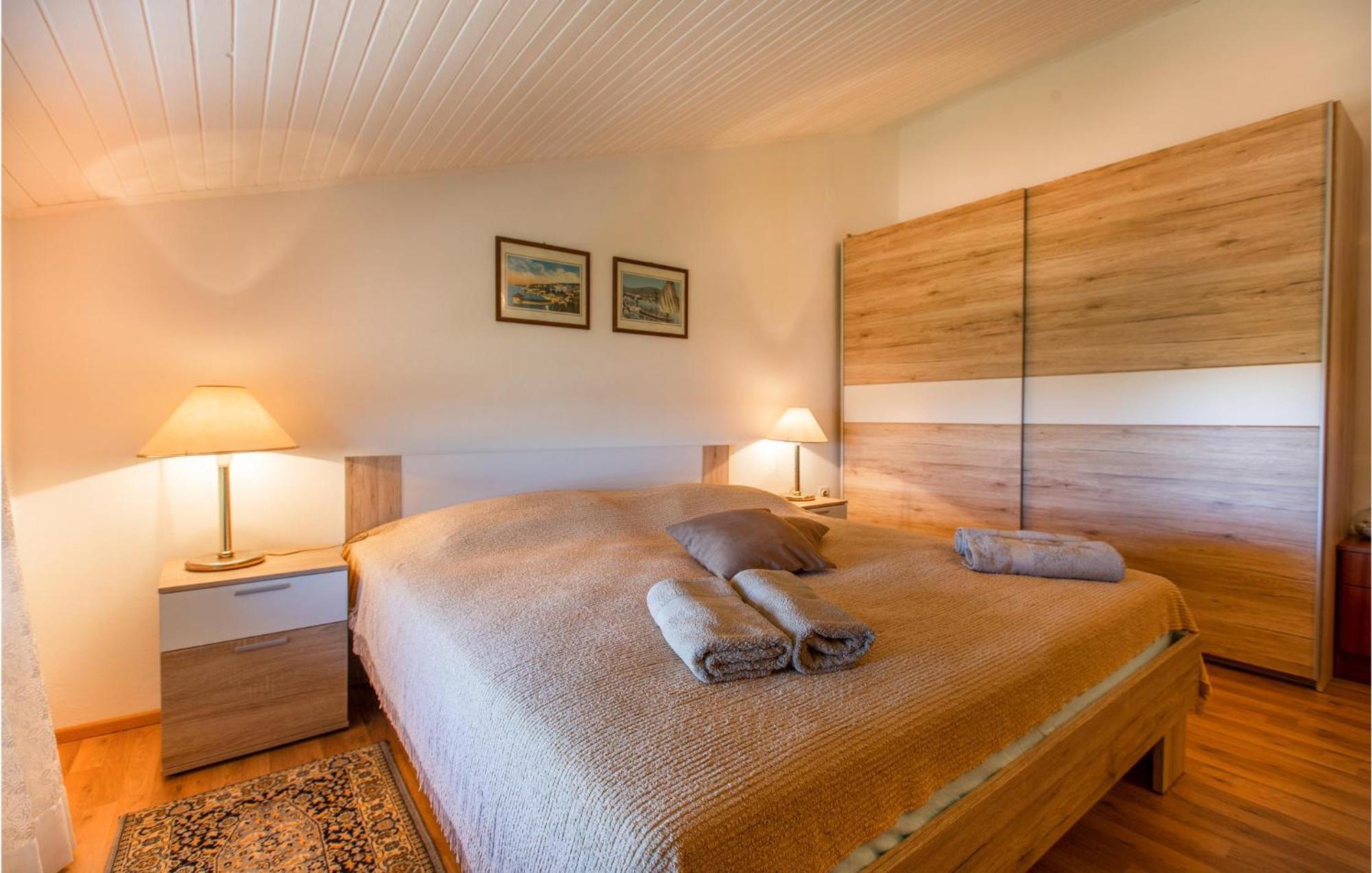 Amazing Apartment In Secovlje With Kitchen エクステリア 写真