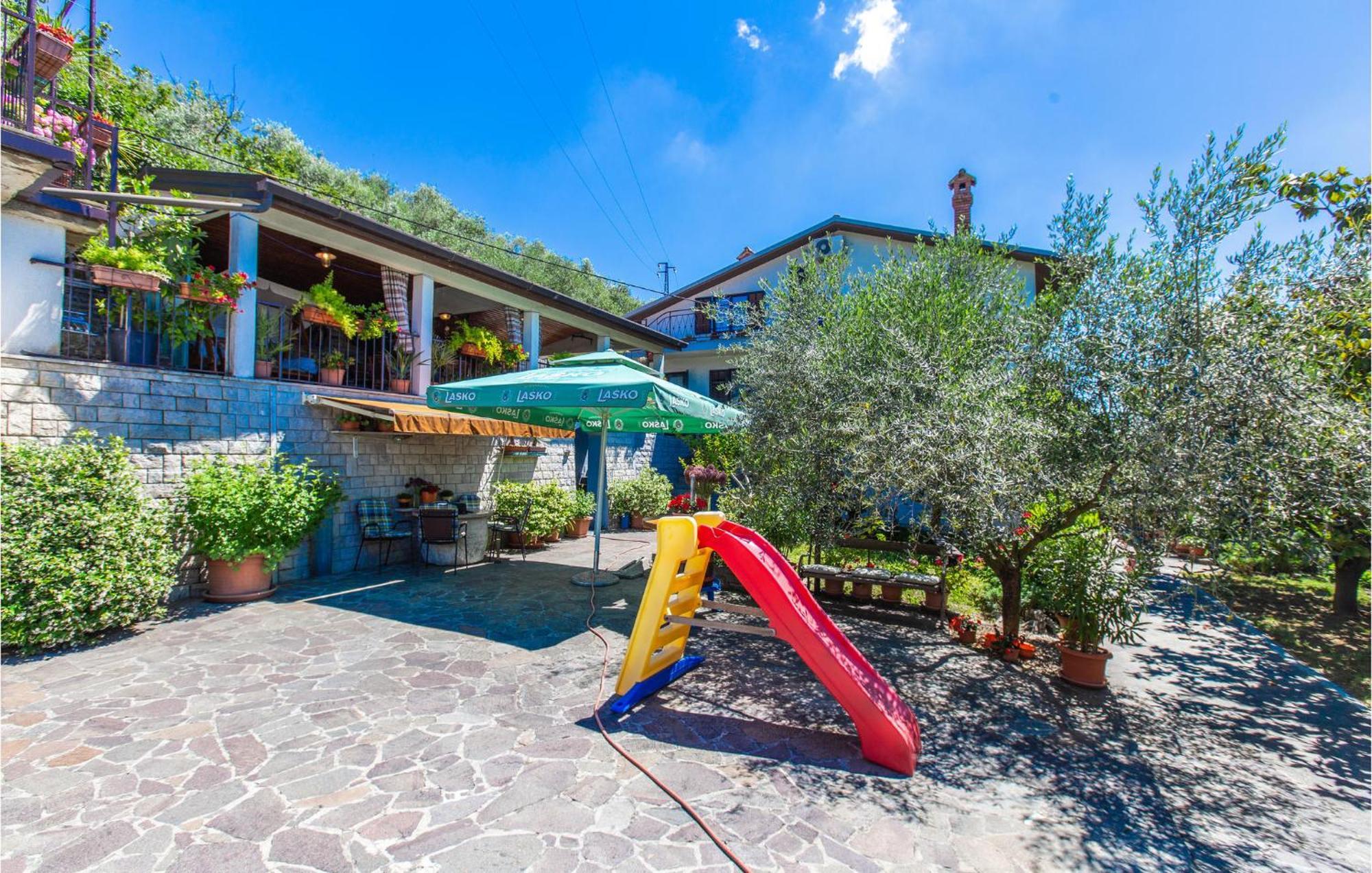 Amazing Apartment In Secovlje With Kitchen エクステリア 写真